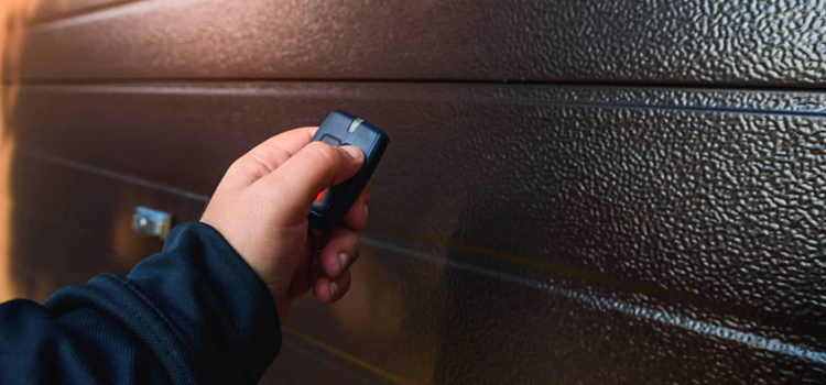 automatic door opener with remote control in Winter Springs